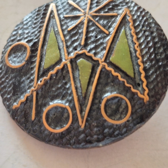 Jewelry - Geometric Black and Gold Button